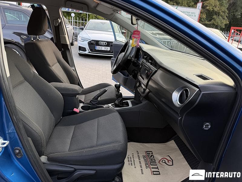 2013 Toyota Auris — Miniatură 7