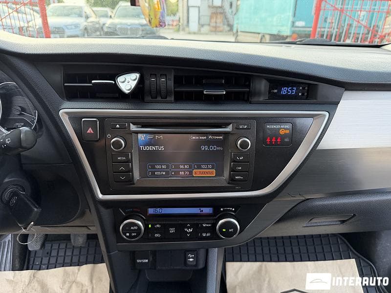 2013 Toyota Auris — Miniatură 12