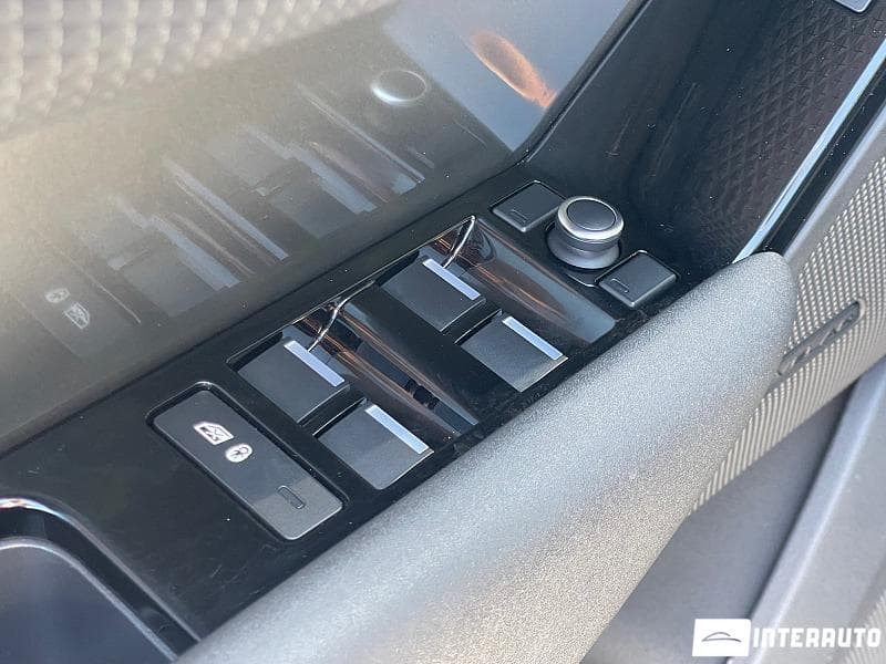 Land Rover Range Rover Velar 2018 — Миниатюра 6