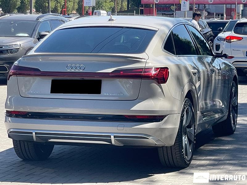 Audi E-tron 2021 — Миниатюра 2