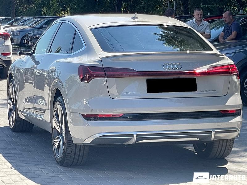 Audi E-tron 2021 — Миниатюра 3