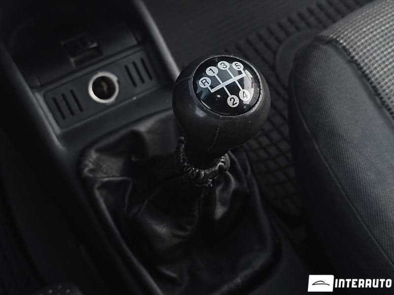 Opel Corsa 2004 — Миниатюра 10