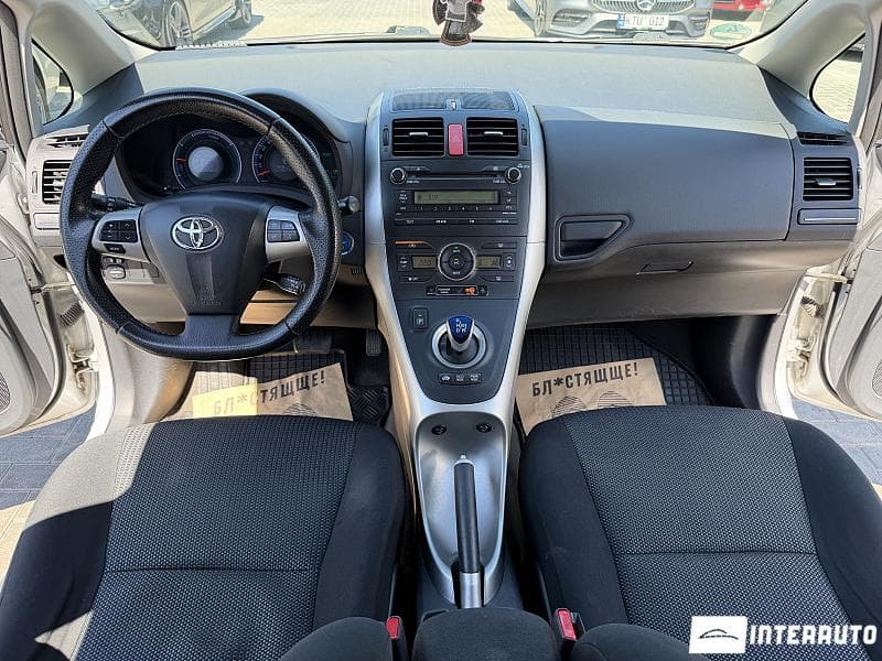 Toyota Auris 2010 — Миниатюра 7