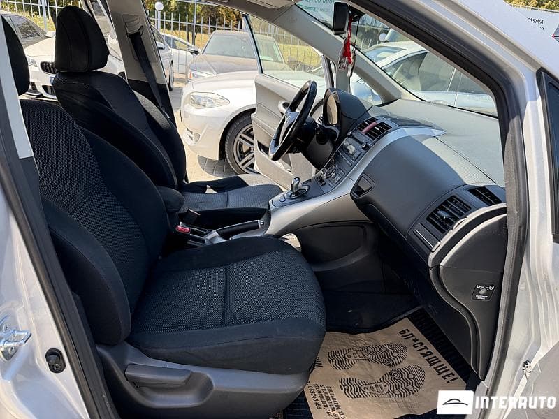 Toyota Auris 2010 — Миниатюра 6