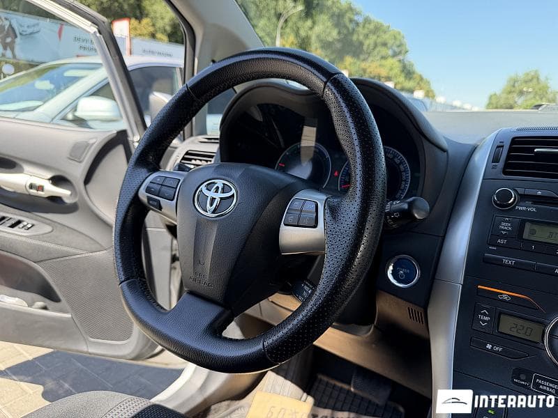 Toyota Auris 2010 — Миниатюра 8