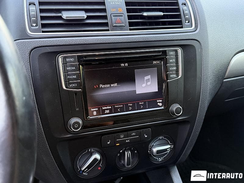 Volkswagen Jetta 2016 — Миниатюра 11