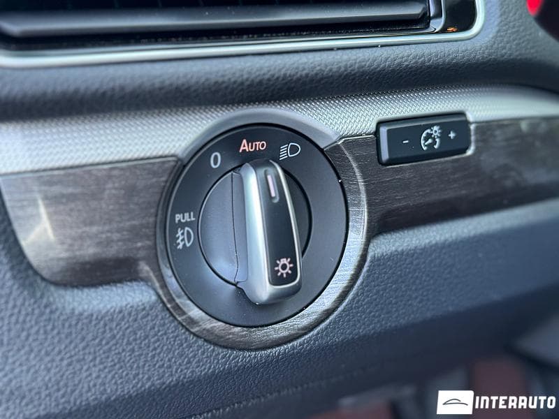 Volkswagen Passat 2018 — Миниатюра 8