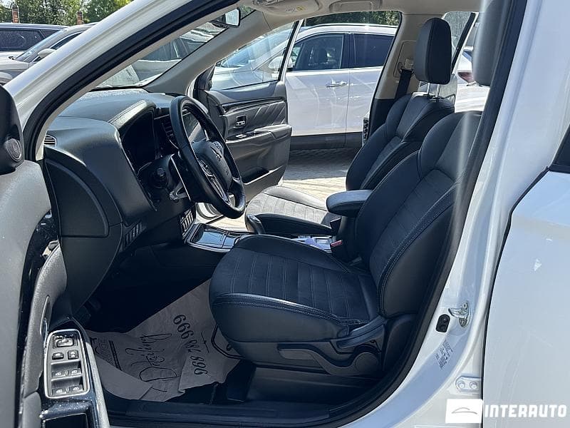 Mitsubishi Outlander 2019 — Миниатюра 5