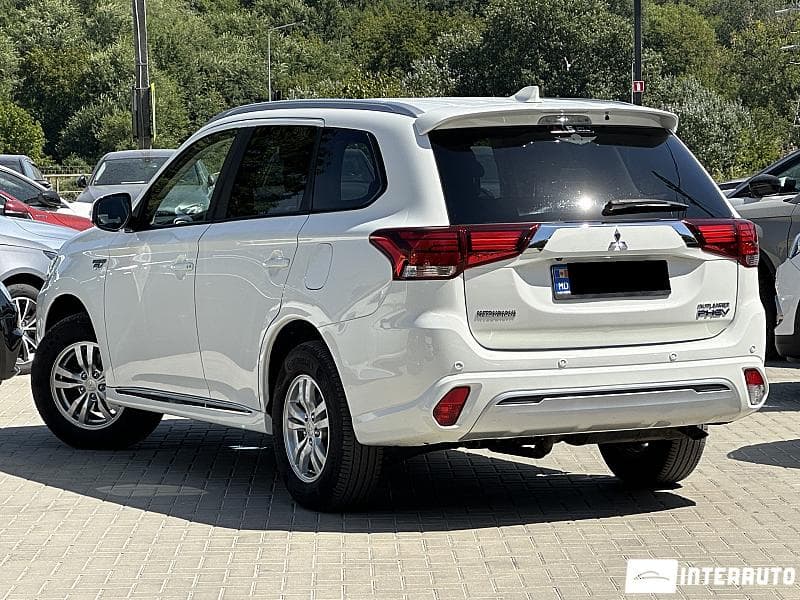 Mitsubishi Outlander 2019 — Миниатюра 4