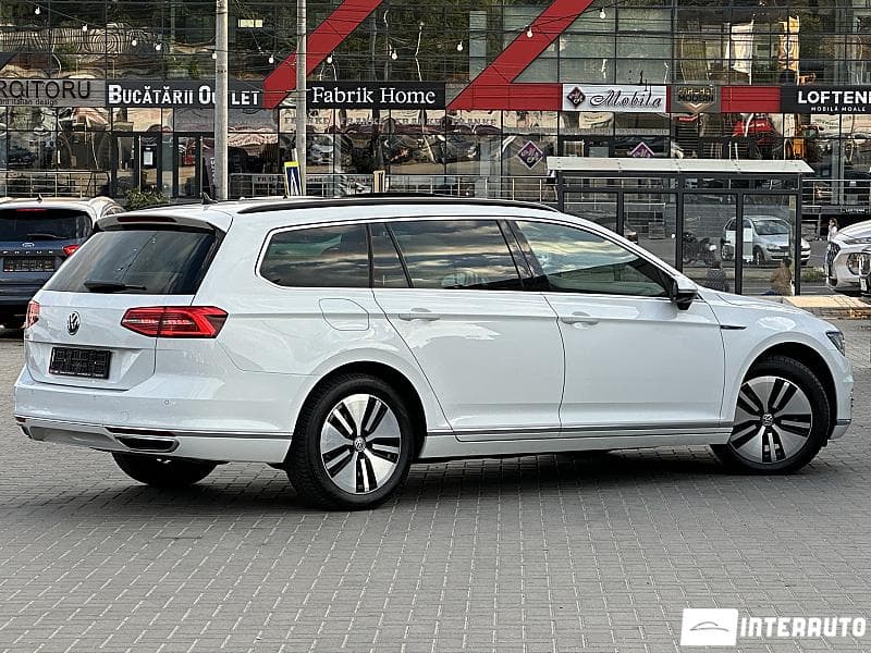Volkswagen Passat GTE 2016 — Миниатюра 3