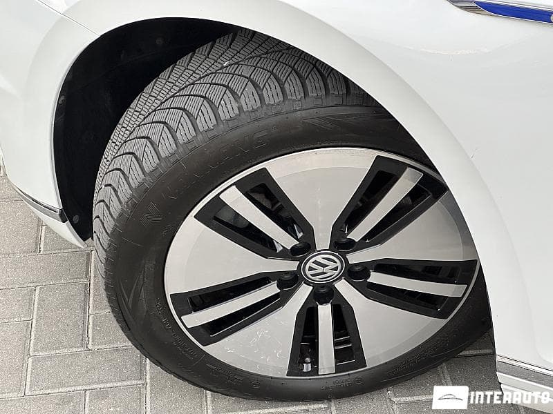Volkswagen Passat GTE 2016 — Миниатюра 18