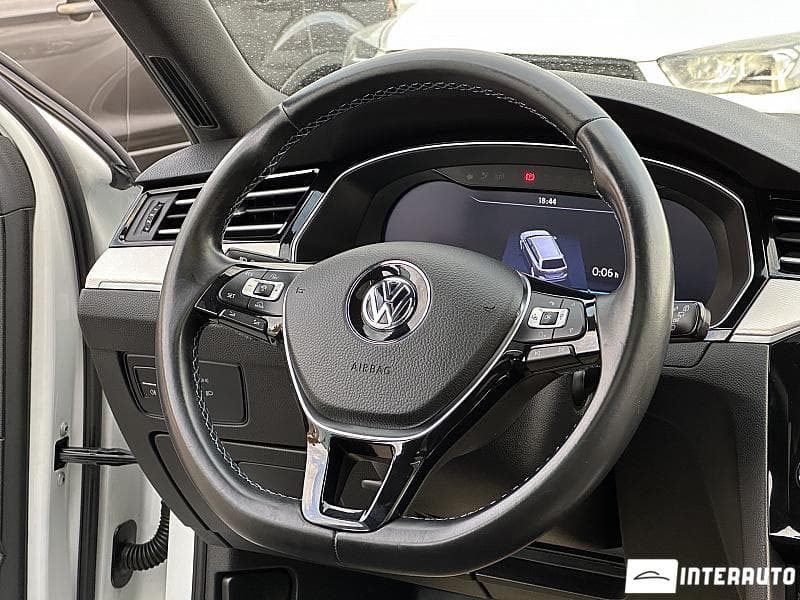 Volkswagen Passat GTE 2016 — Миниатюра 7