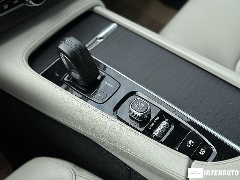 Volvo XC 90 2020 — Миниатюра 17