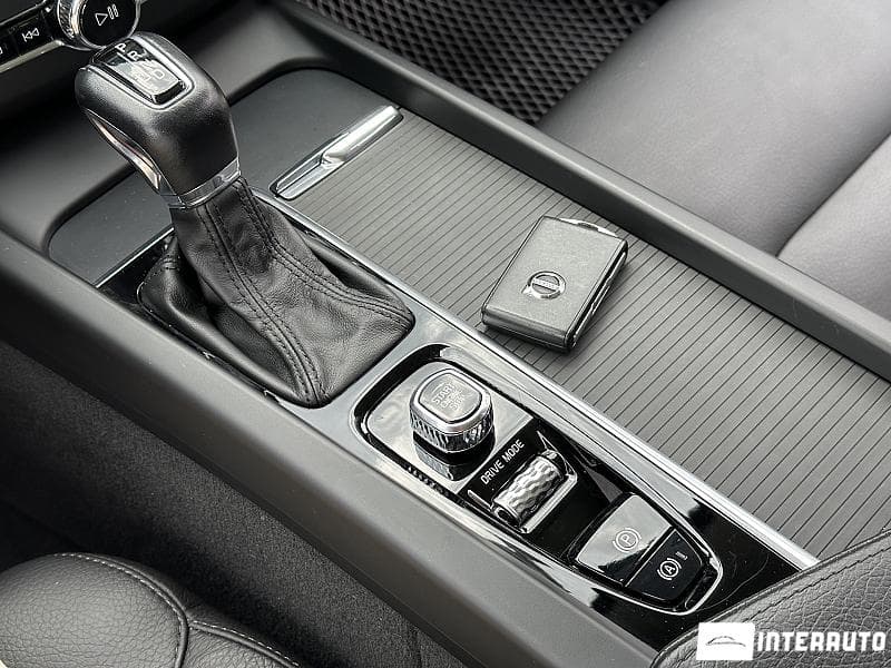Volvo XC 60 2020 — Миниатюра 13