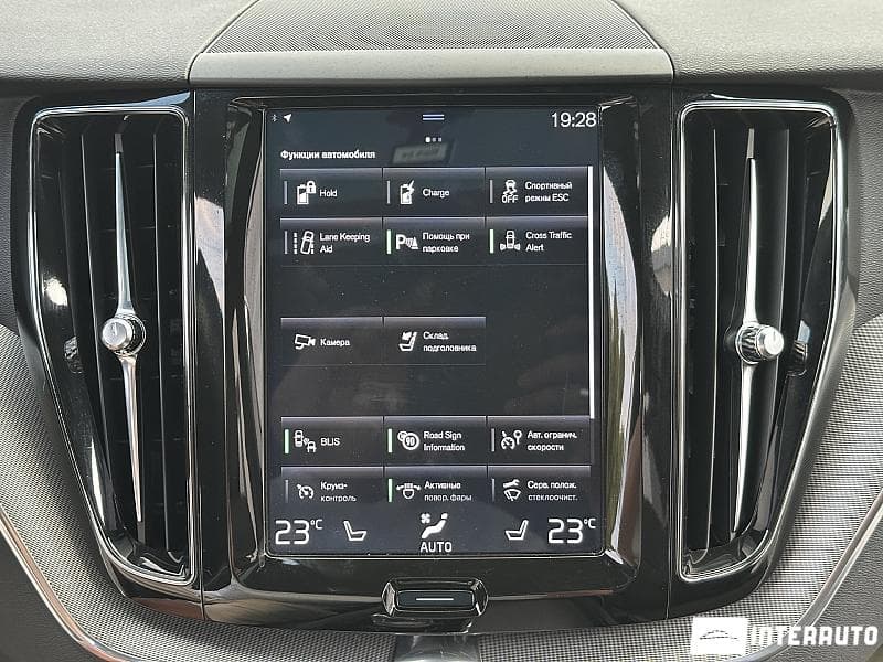 Volvo XC 60 2018 — Миниатюра 9