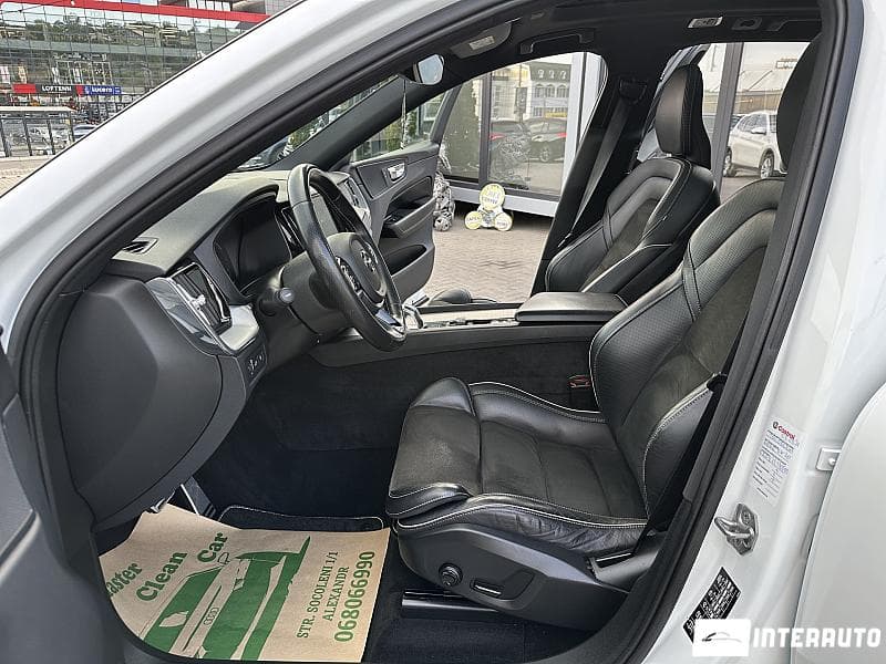 Volvo XC 60 2018 — Миниатюра 5