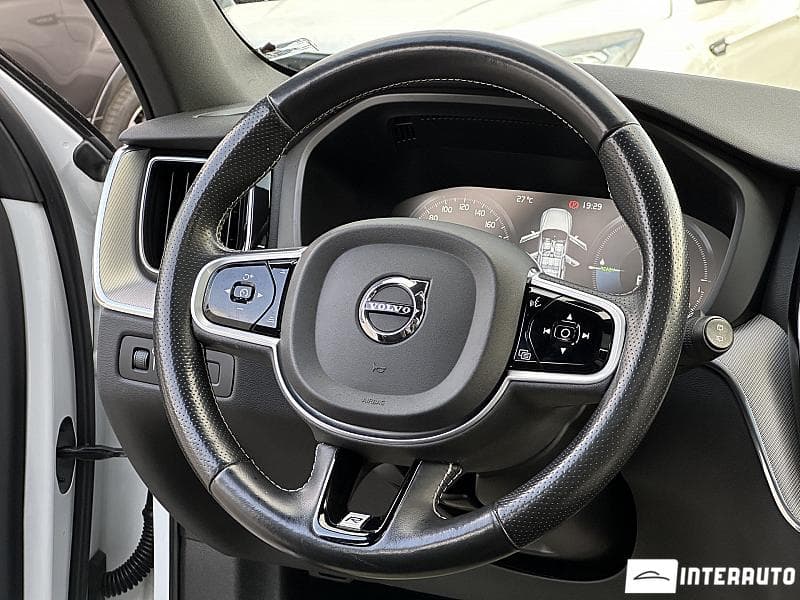 Volvo XC 60 2018 — Миниатюра 7
