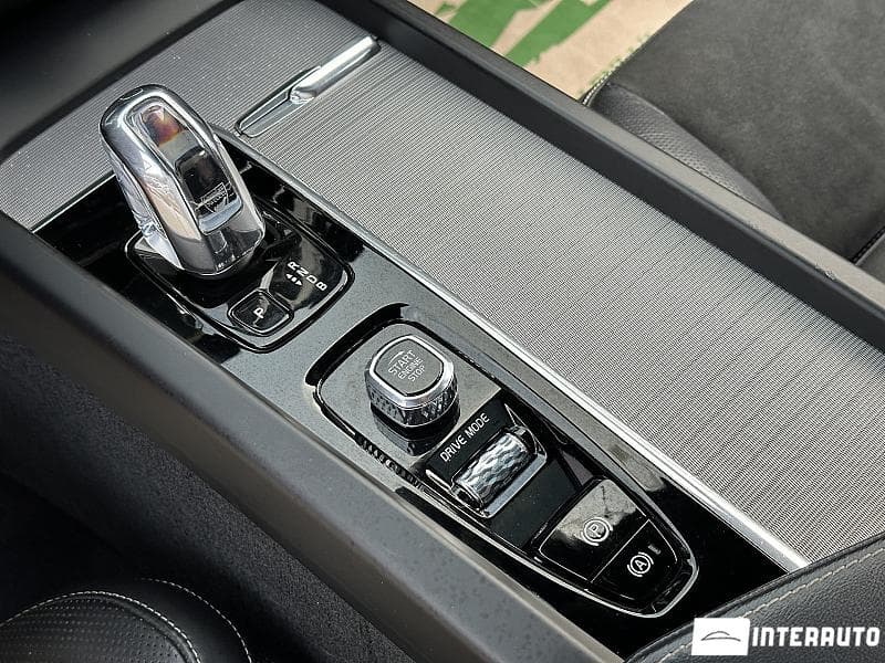 Volvo XC 60 2018 — Миниатюра 13