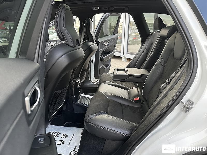 Volvo XC 60 2018 — Миниатюра 17