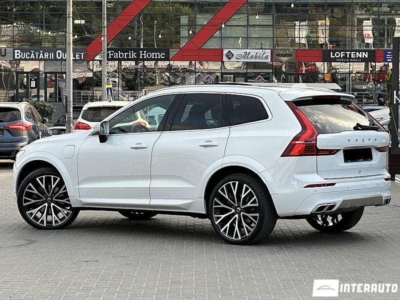 Volvo XC 60 2018 — Миниатюра 4