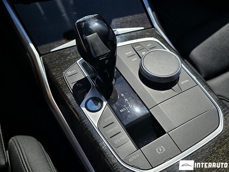 BMW 330 2020 — Миниатюра 12