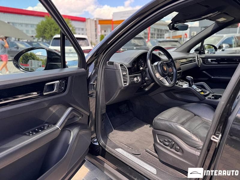 Porsche Cayenne S Hybrid 2023 — Миниатюра 5