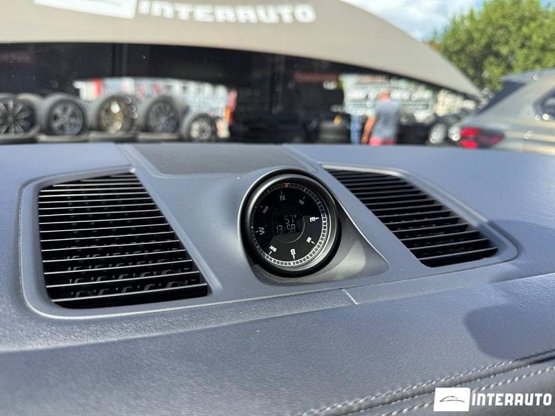 Porsche Cayenne S Hybrid 2023 — Миниатюра 8