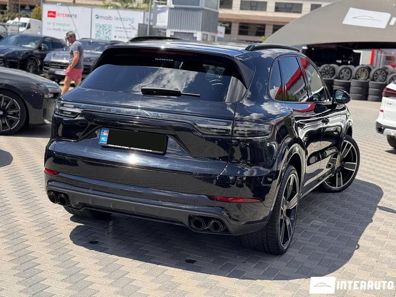 Porsche Cayenne S Hybrid 2023 — Миниатюра 4
