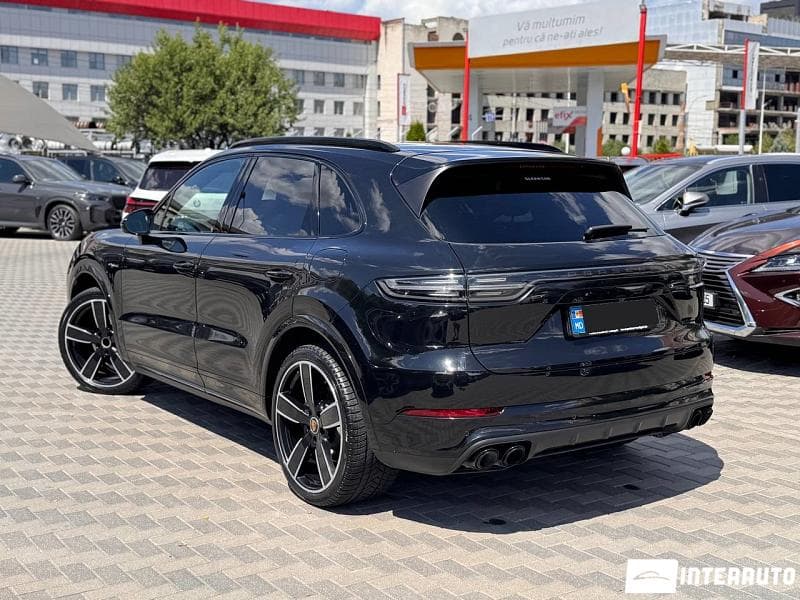 Porsche Cayenne S Hybrid 2023 — Миниатюра 2