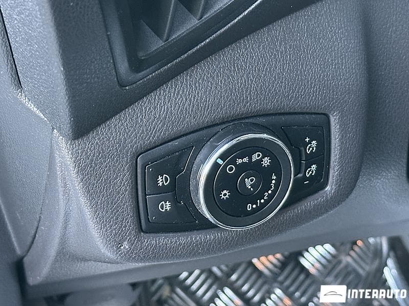 Ford Tourneo Connect 2018 — Миниатюра 18