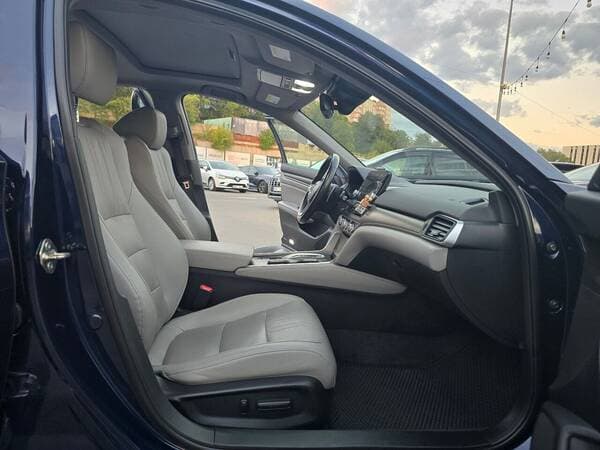 2019 Honda Accord — Miniatură 8