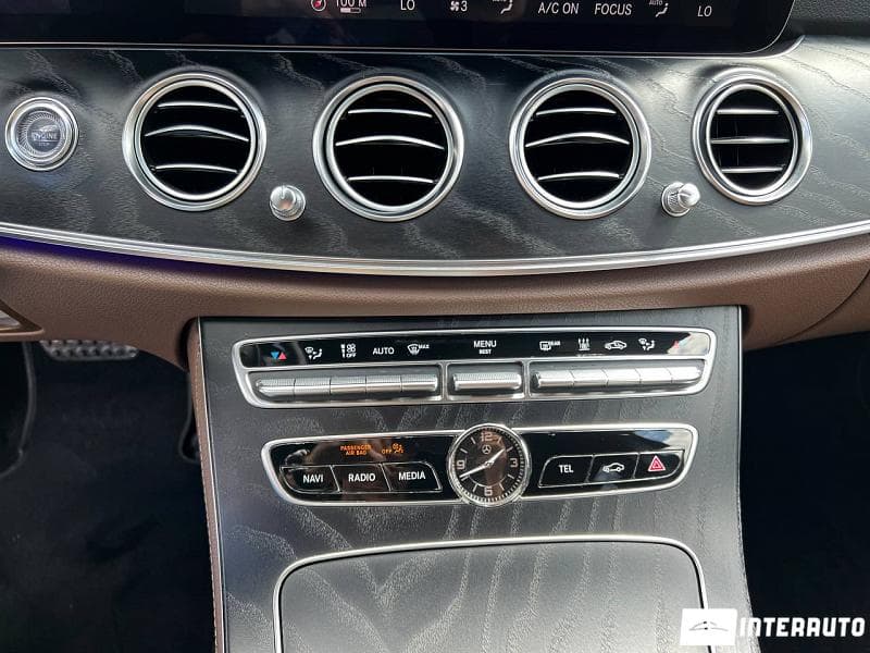 Mercedes E 220 2019 — Миниатюра 16