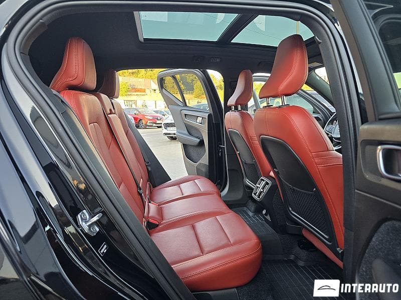 Volvo XC 40 2019 — Миниатюра 13