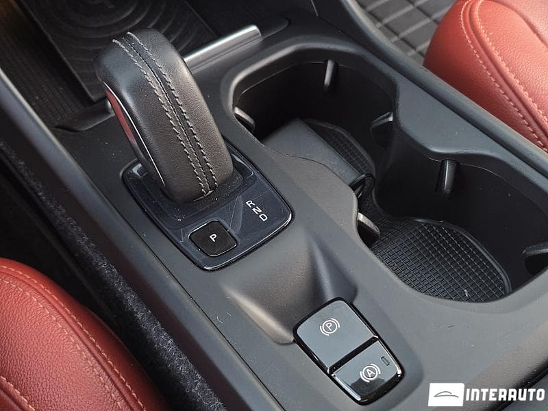 Volvo XC 40 2019 — Миниатюра 11
