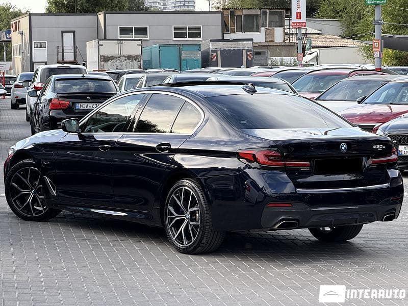 BMW 530e 2022 — Миниатюра 18