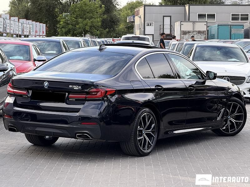BMW 530e 2022 — Миниатюра 14