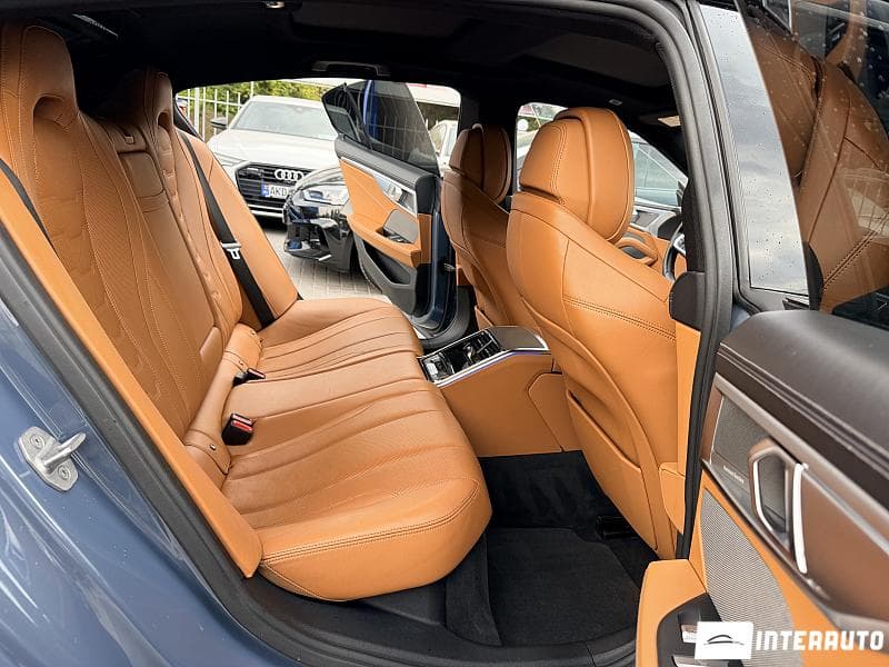 BMW 840i 2021 — Миниатюра 18