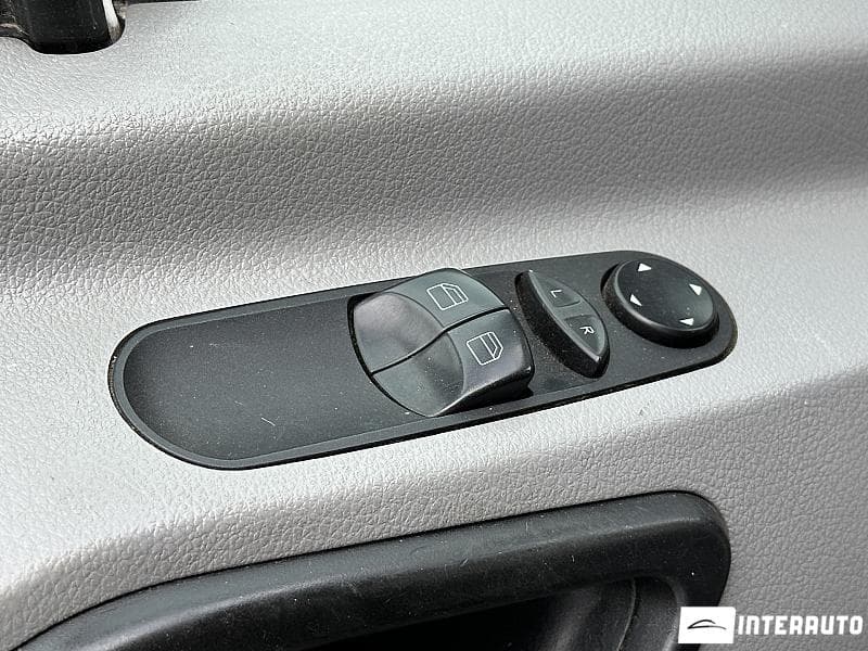 Mercedes Sprinter 2018 — Миниатюра 17