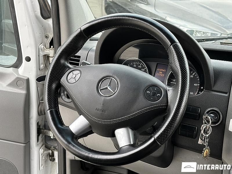 Mercedes Sprinter 2018 — Миниатюра 7