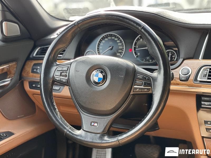 BMW 750 2013 — Миниатюра 8