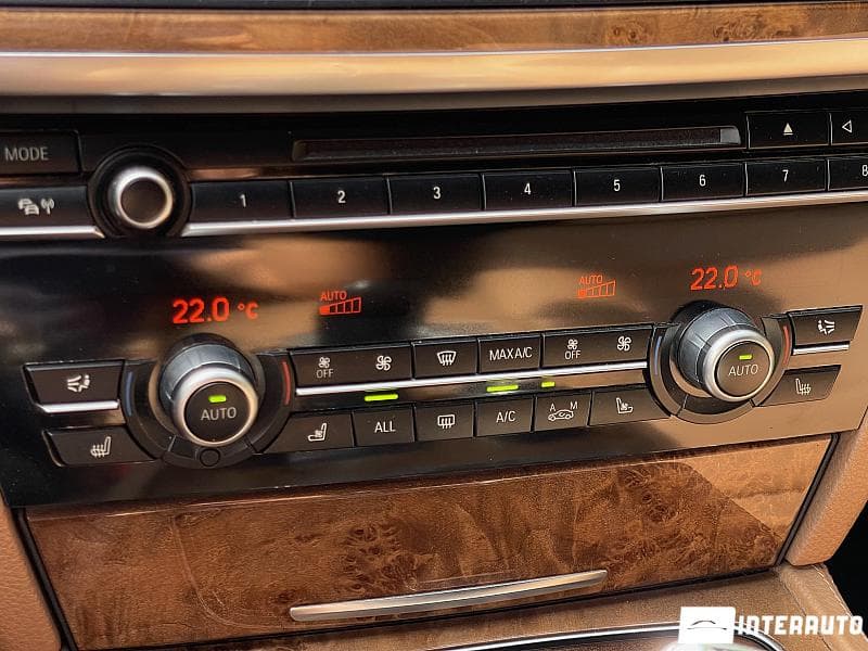 BMW 750 2013 — Миниатюра 15