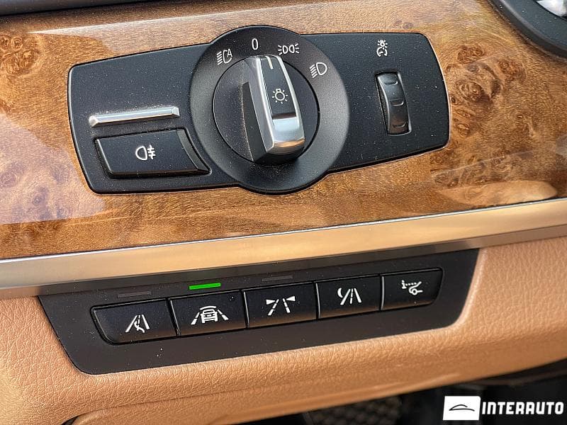 BMW 750 2013 — Миниатюра 11