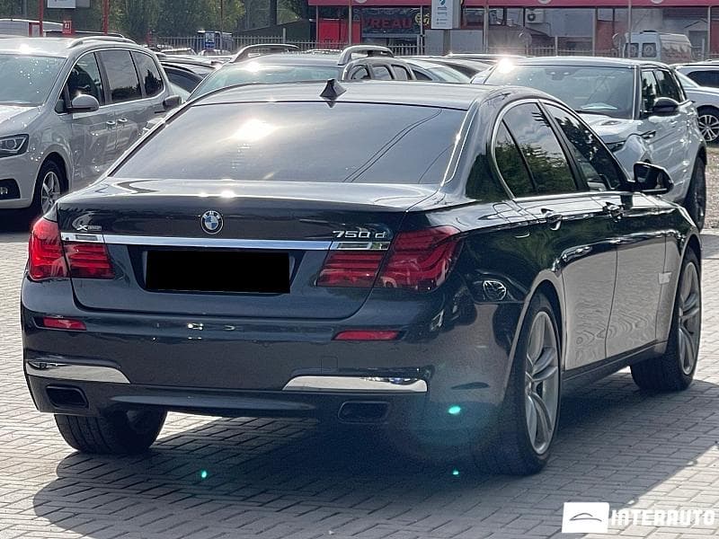 BMW 750 2013 — Миниатюра 2