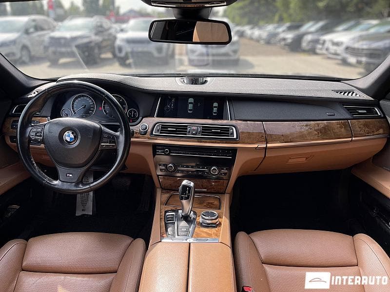 BMW 750 2013 — Миниатюра 12