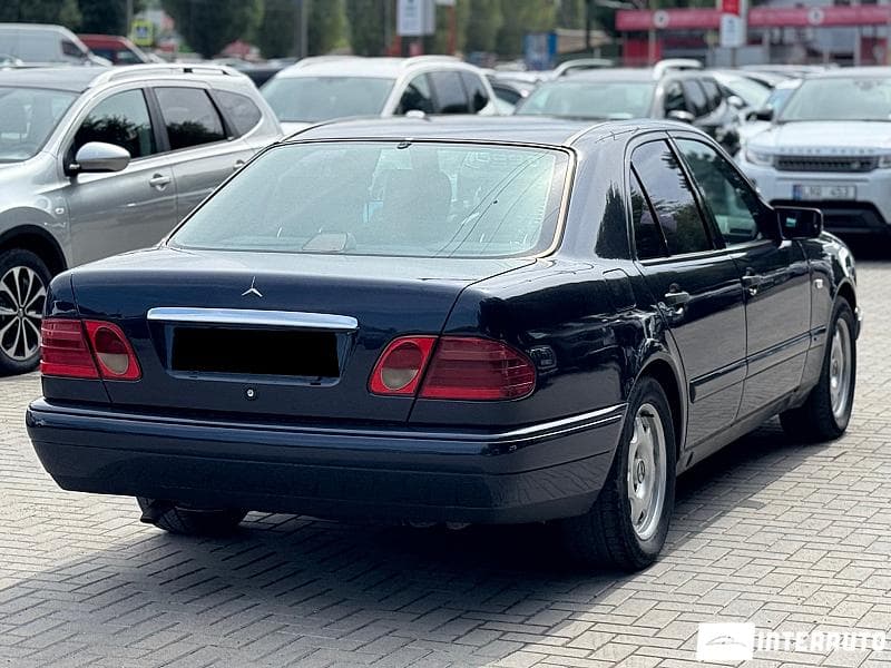 Mercedes E 220 1997 — Миниатюра 2