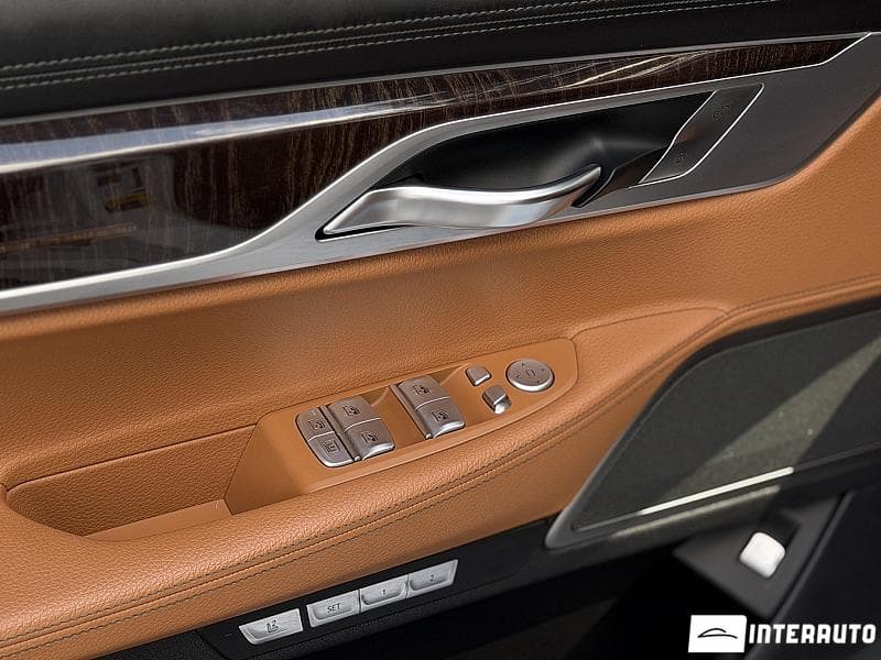 BMW 740e 2016 — Миниатюра 8