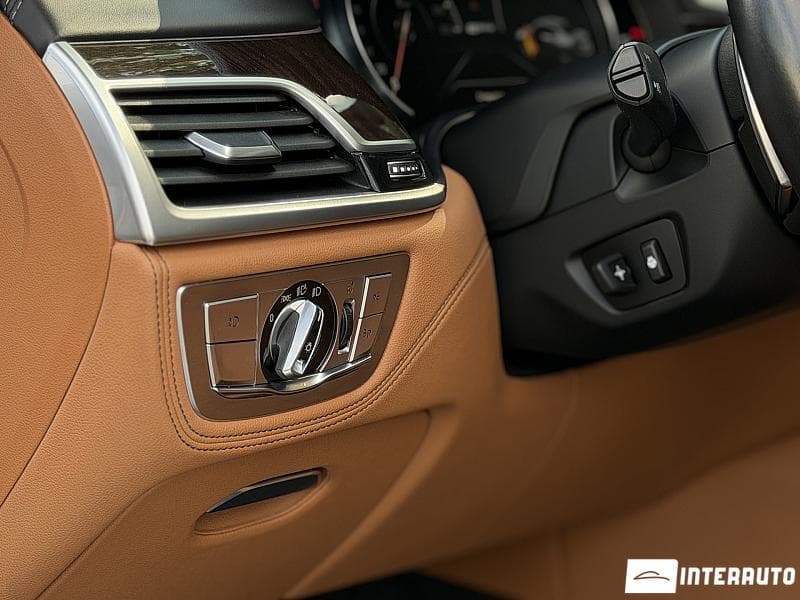 BMW 740e 2016 — Миниатюра 7