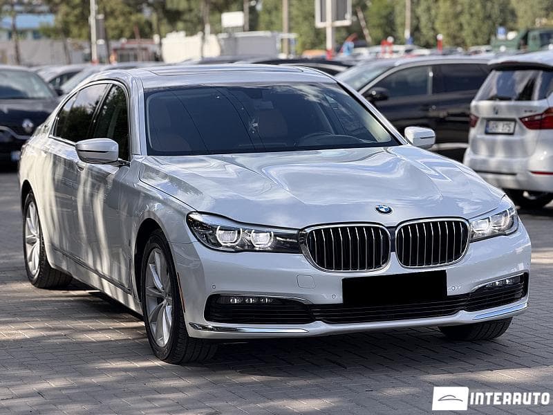 BMW 740e 2016 — Миниатюра 3