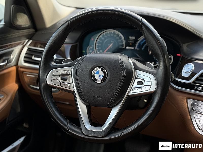 BMW 740e 2016 — Миниатюра 12