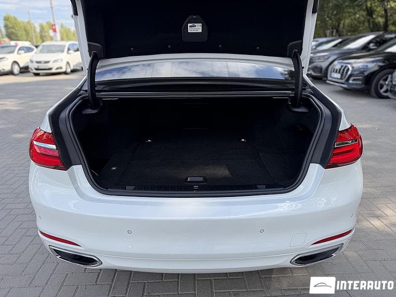 BMW 740e 2016 — Миниатюра 21